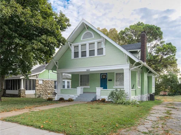 2837 Parkwood Blvd, Kansas City, KS 66104