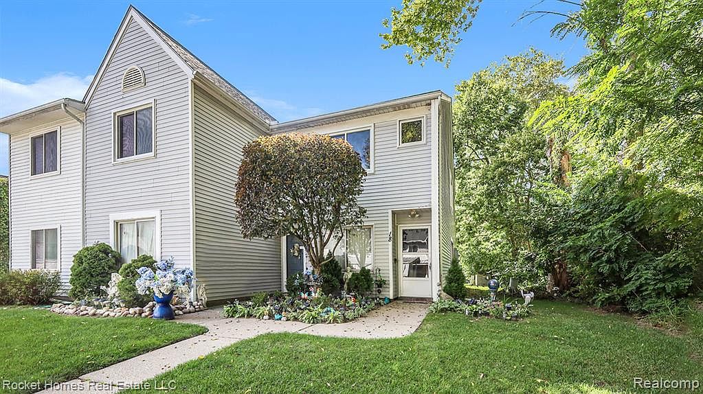 18 Rose Petal Ct, Mount Clemens, MI 48043 Zillow
