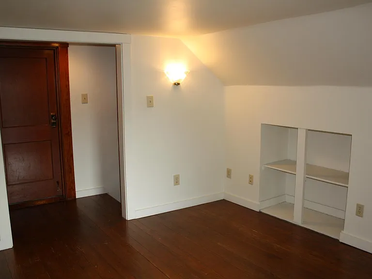 515 S Woodlawn Ave — Photo 11