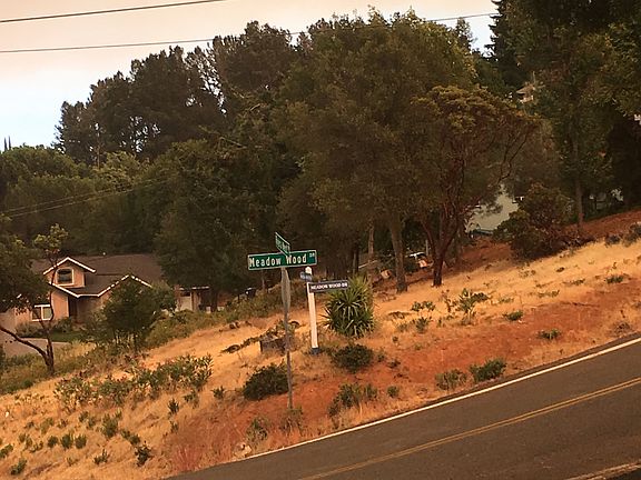 4th image of 3390 Meadow Wood Dr