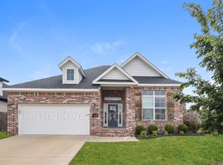 466 N Drywood Creek Dr, Fayetteville, AR 72704