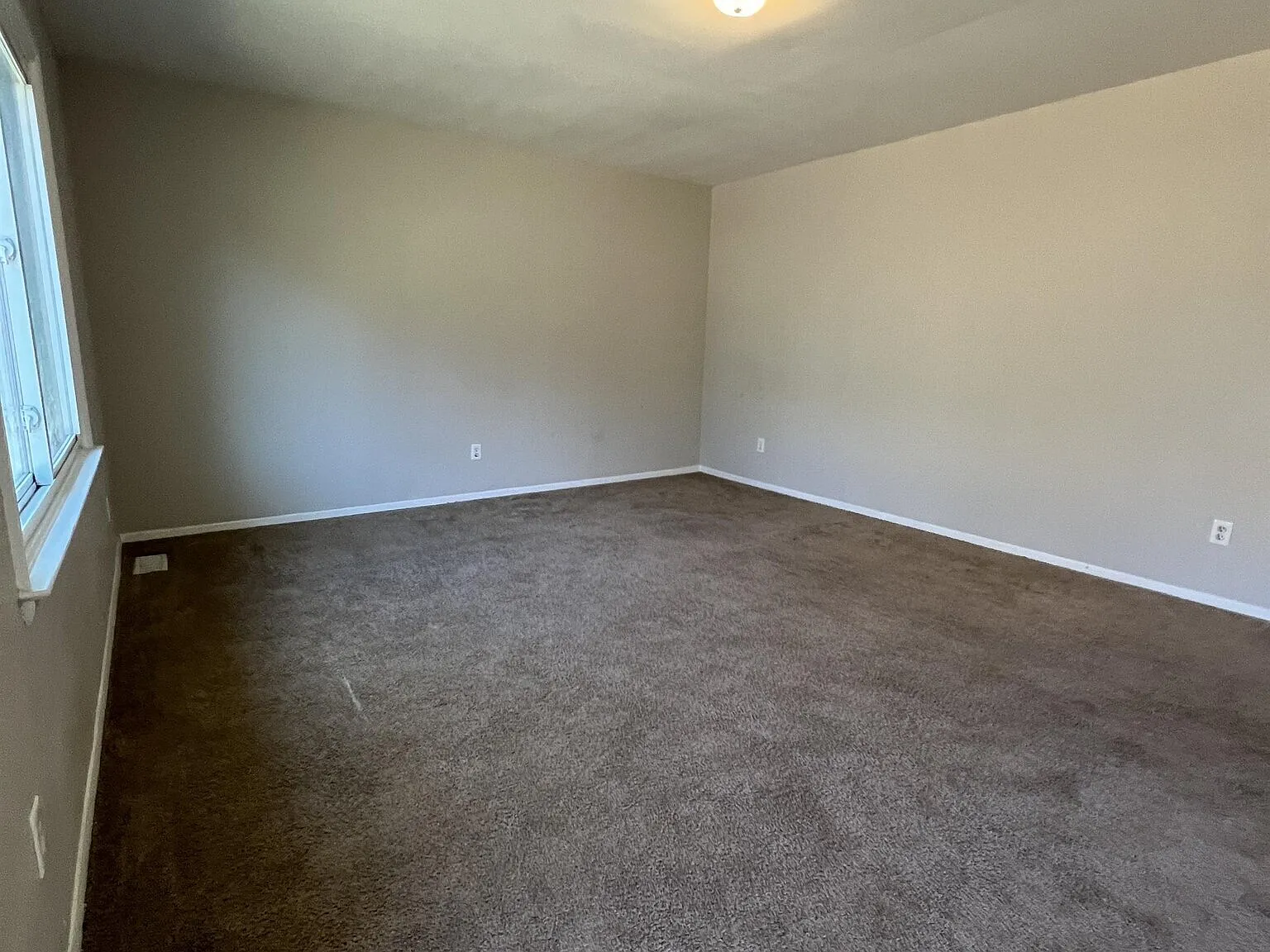 3 bed, 1.5 bath, 1161 sqft, $1,495 — Photo 3
