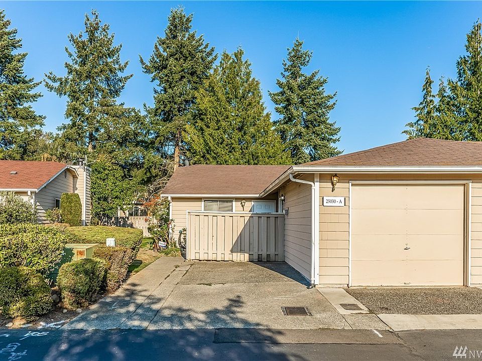 Convenient Location in Kent Shires! $2,500 Floor Covering Allowance. Single Level 2 Bedrooms & 2 Baths with 1-Car Garage - Close to Schools, Shopping & Freeway Access for Commuting.