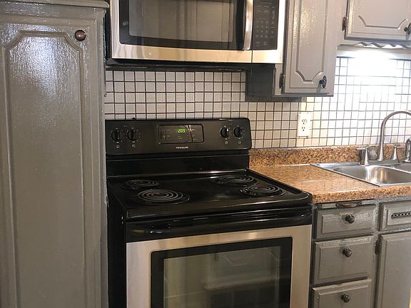 4th image of 1101 N Carol Ln #A