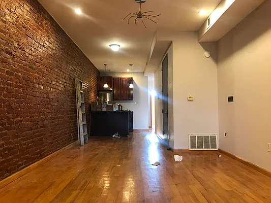 Rented by Evergreen Realty & Investments | media 57