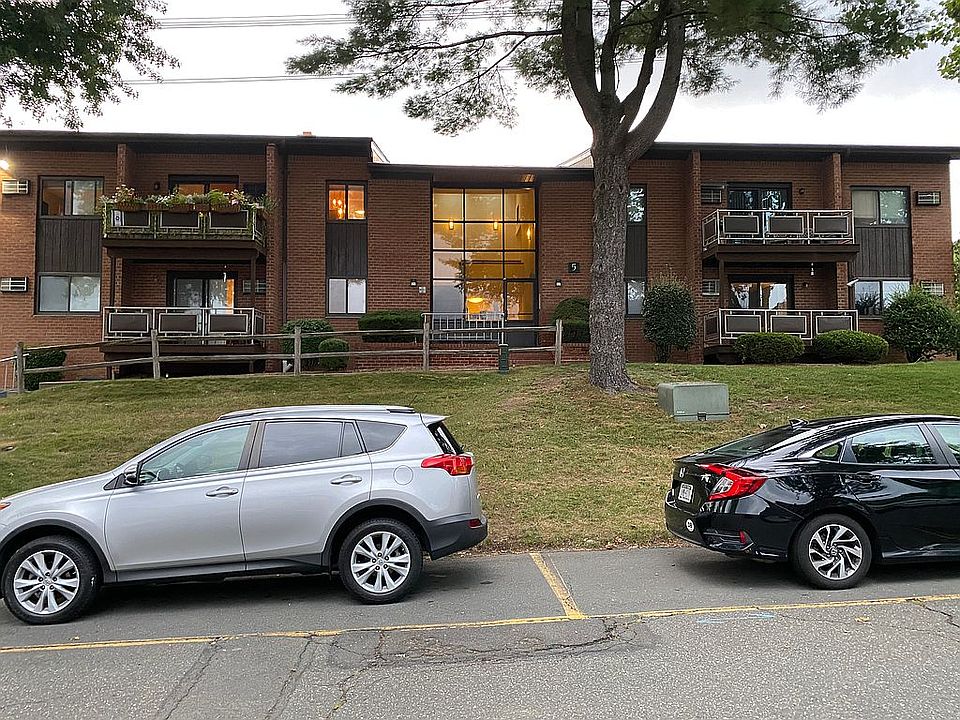 1st image of 5 Brevoort Dr APT 2D