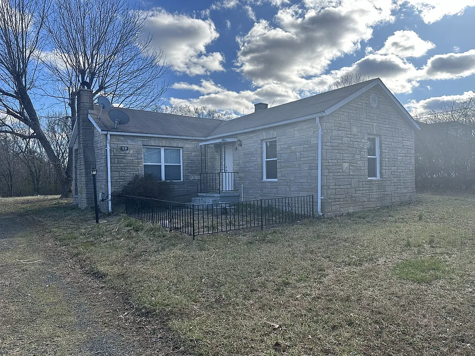 681 Holland Rd