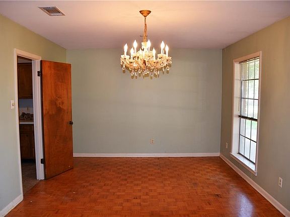 2nd image of 512 Bob White Ln