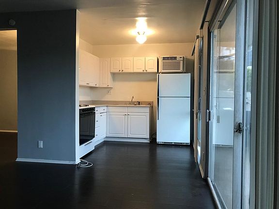 3rd image of 915 N Wetherly Dr APT 6