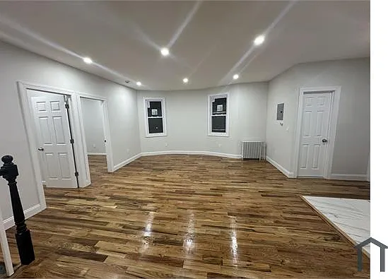 102 Dubois Ave #2