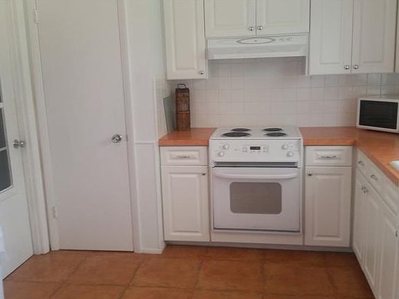 3rd image of 1785 Coconut Dr