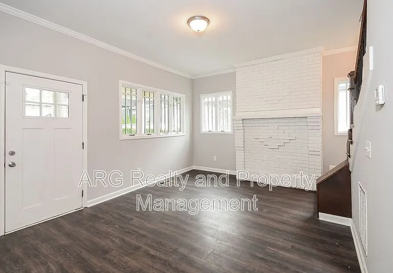 393 Atwood St SW — Photo 5