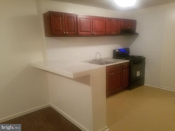 5th image of 5412 Arlington St Floor 1