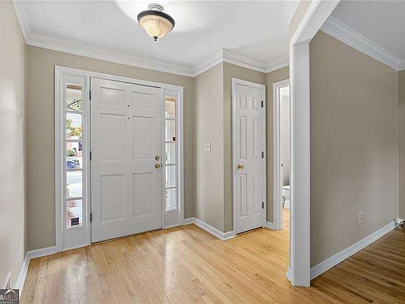 3rd image of 130 Bruton St