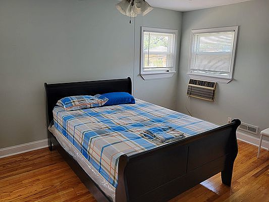 3rd image of 1348 E 105th St #2