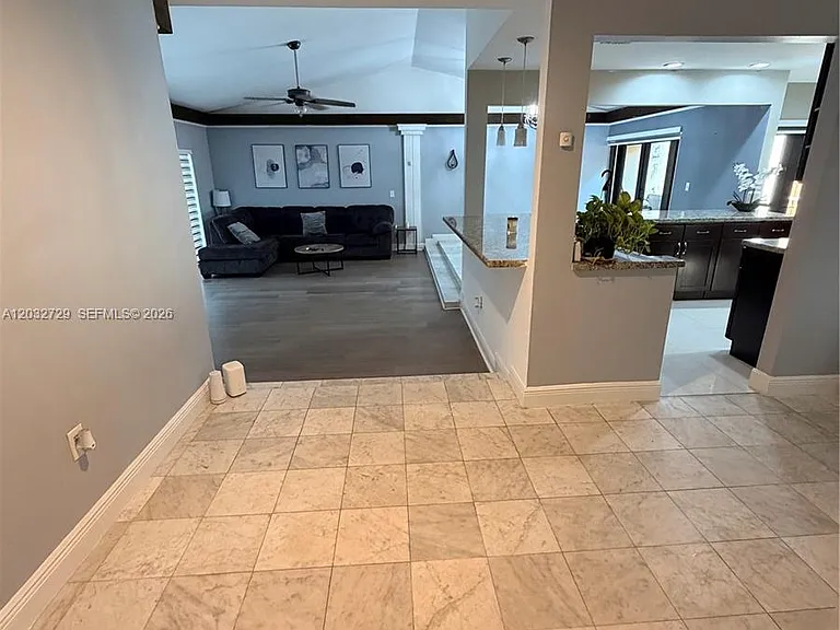20451 NE 10th Pl — Photo 4