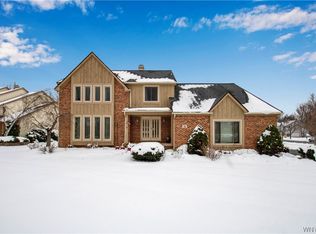 4 Moorfields Ct, East Amherst, NY 14051