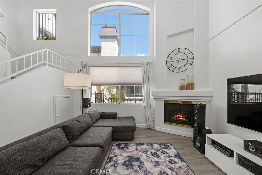 1 bed, 860 sqft, $3,000 — Photo 4