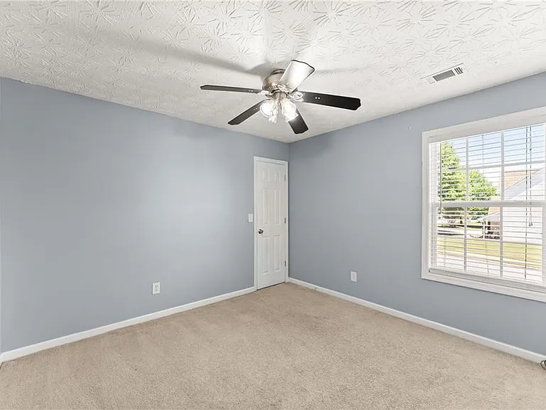 104 Jameston Dr — Photo 13