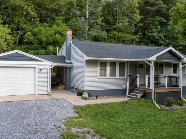 16 Danneker Dr, Williamsport, PA 17701