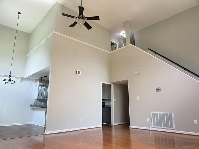 106 Yorkshire Dr — Photo 7