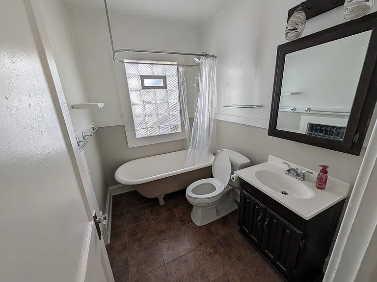 17422 Northwood Ave — Photo 8