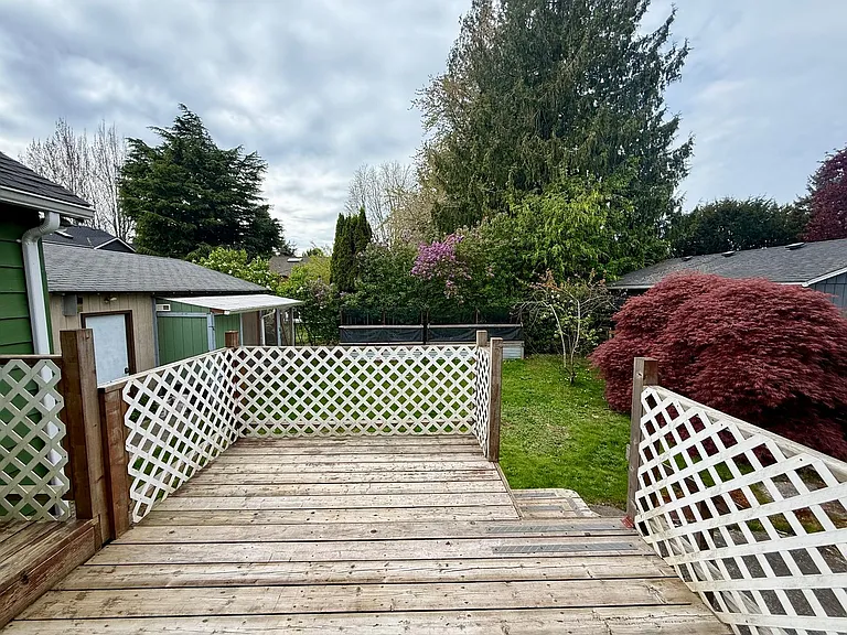 3239 39th Ave SW — Photo 25