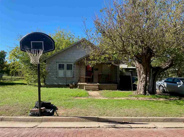 507 S 13th St, Frederick, OK 73542