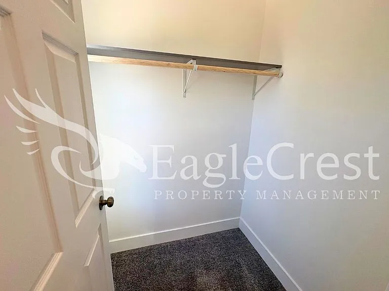 420 Ankeny St — Photo 61