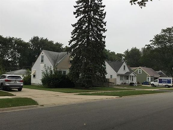 5th image of 24 E Medill Ave