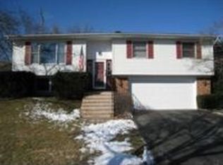 1284 W New Britton Dr, Hoffman Estates, IL 60192