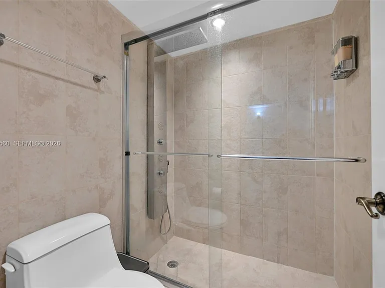 6039 Collins Ave #621 — Photo 18
