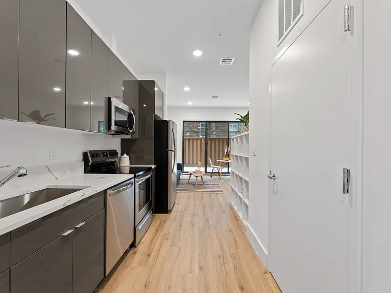 28 Vroom St #204 — Photo 1