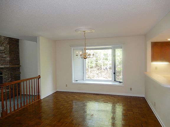 4th image of 208 Dorchester Ct