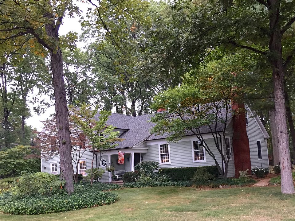 1st image of 225 Plymouth Dr
