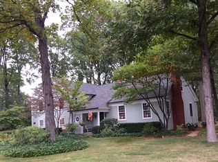 225 Plymouth Dr, Bay Village, OH