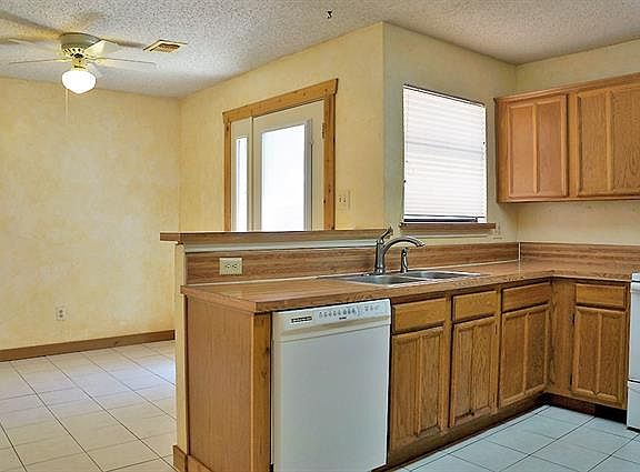 5th image of 2701 Francisco Dr