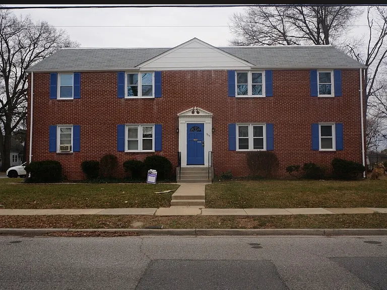 500 5th St #D — Photo 1
