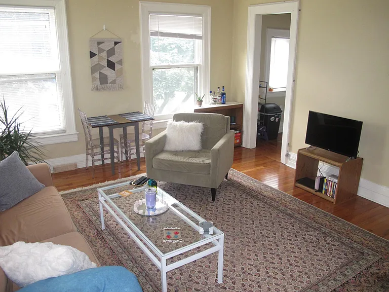 47 Vick Park #6 — Photo 8