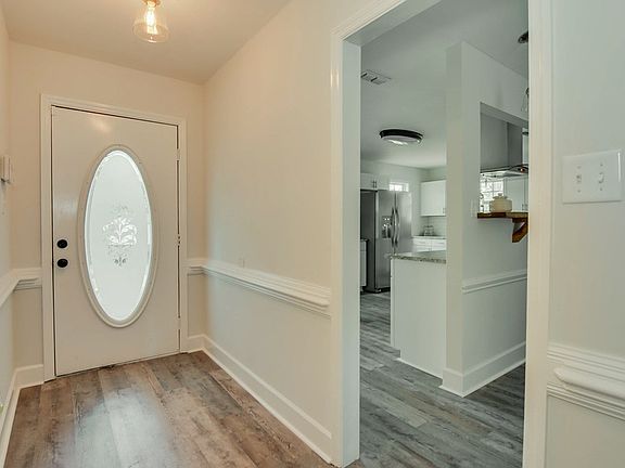 3rd image of 3677 Woodcock Dr