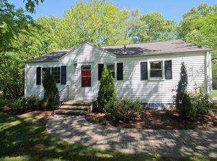 21 Moss Rd, Springfield, MA 01119
