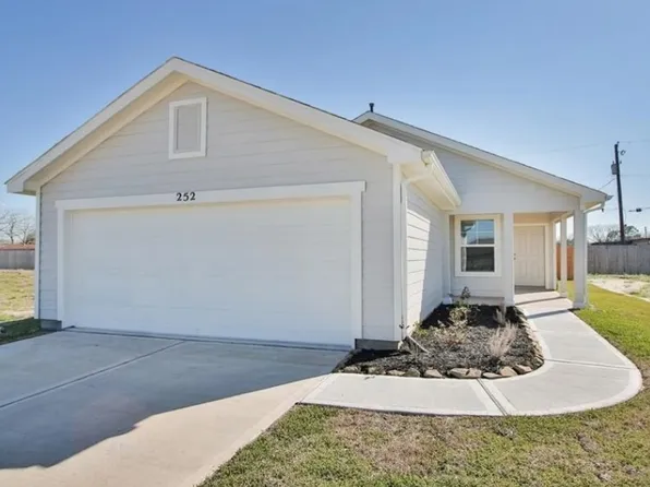 252 Laura Leigh Ln, Angleton, TX 77515