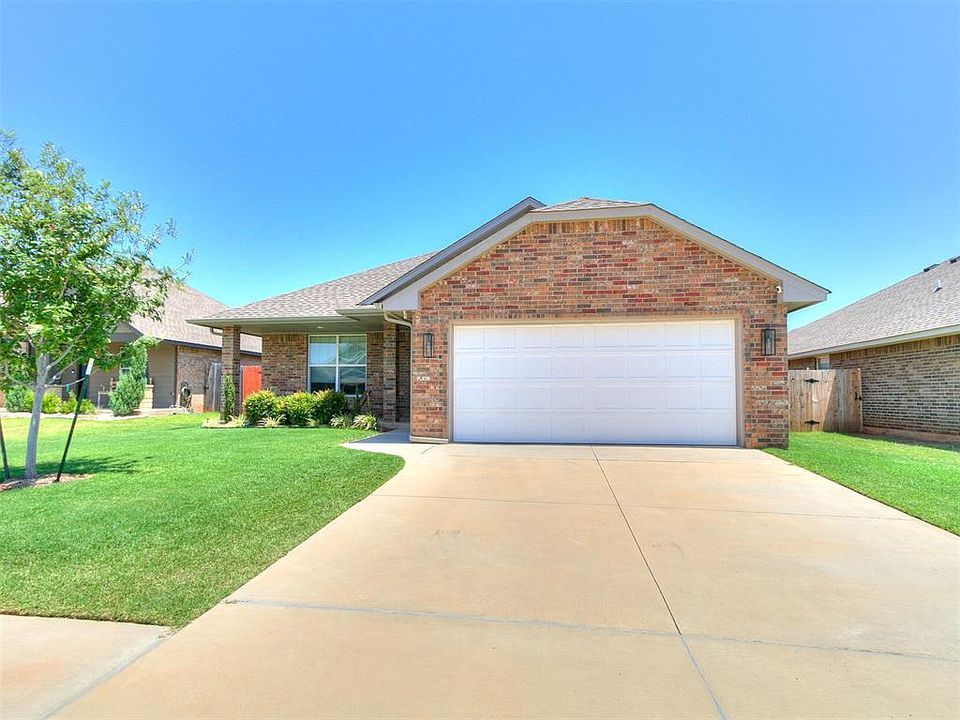 1st image of 4400 Idylbreeze Dr