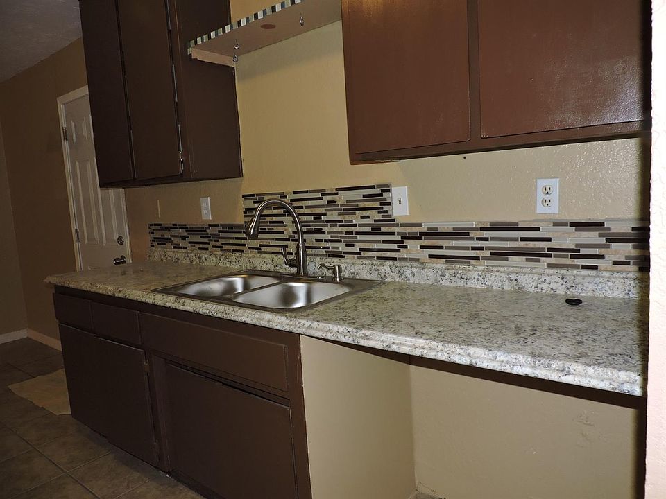 1st image of 16064 Calandria Way