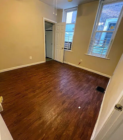 1861 Apt 1 - Rear Bedroom w/ Walk In Closet