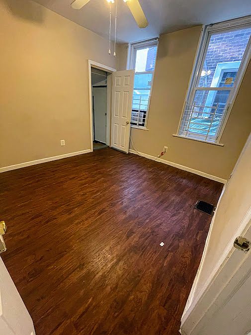 1861 Apt 1 - Rear Bedroom w/ Walk In Closet