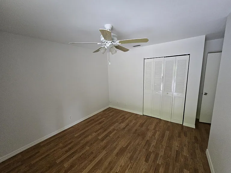 4503 NW 6th Ave — Photo 16