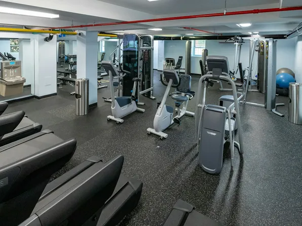 3750 Hudson Manor Terrace image 12 of 15