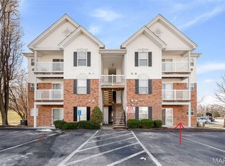 450 Benton Dr APT D, Saint Peters, MO 63376