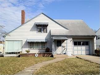 2nd image of 325 Fisher St